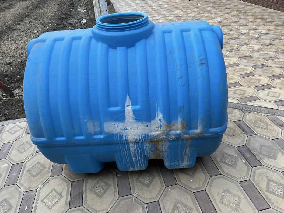 suv bochkasi sotiladi