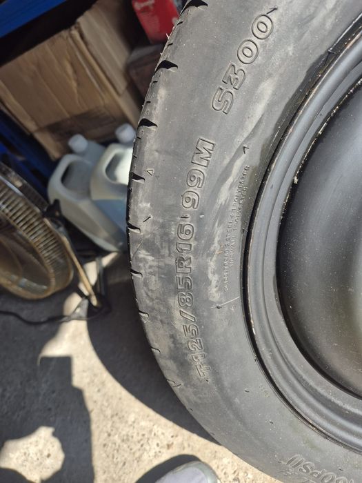 Резервна гума за Ford