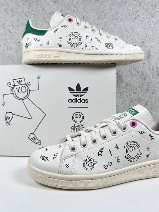 Adidas Stan Smith x André Saraiva ‘The World Needs Love’