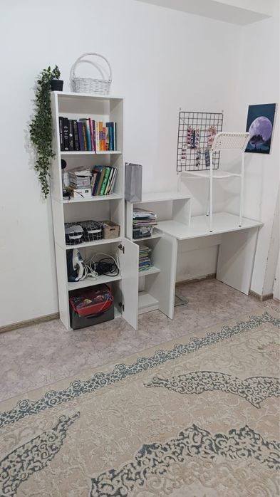 Книжняя полка рабочий стол