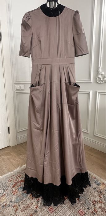 Платье в пол. Одевалось 1 раз. В отличном состоянии.