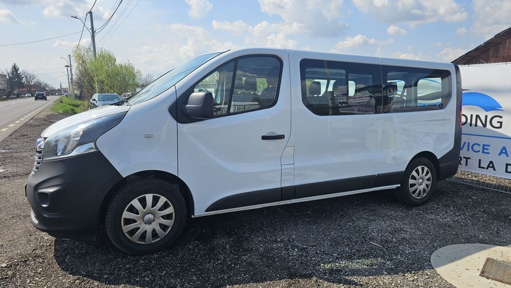 Opel Vivaro 1.6 D 140 cp 9 locuri model lung