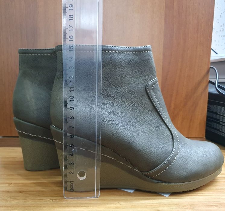 Дамски боти от еко кожа 35 номер