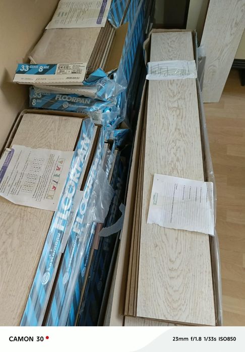 Продам ламинат .