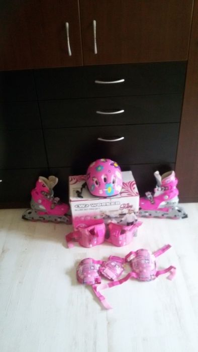 Продавам ролери.