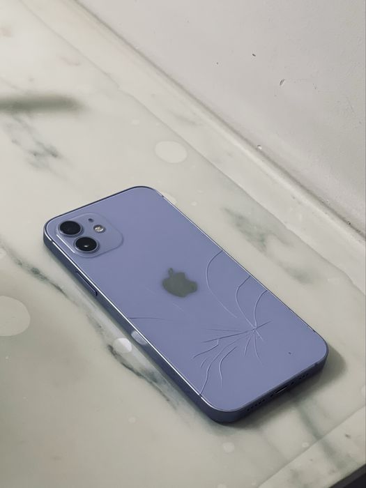 Apple iPhone 12