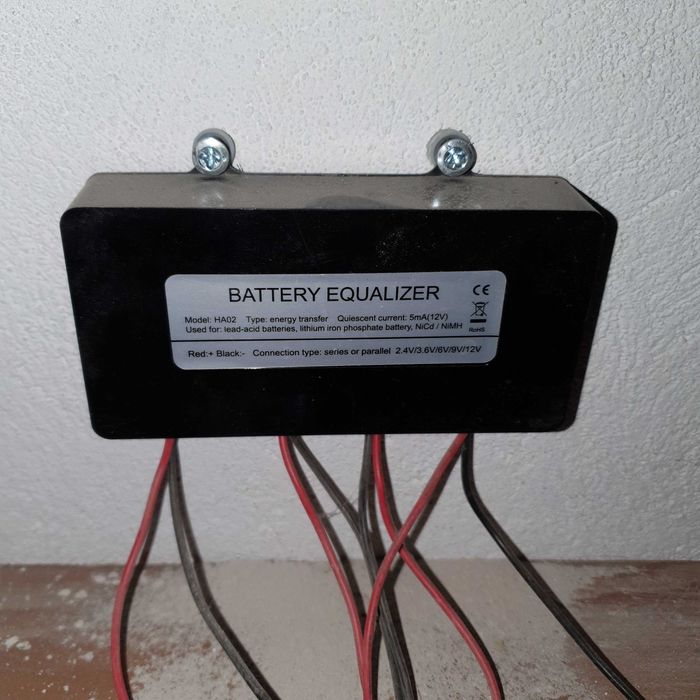 Vand invertor solar si acumulatori