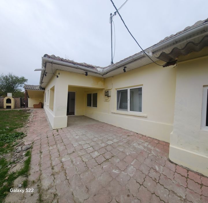 Vând casa în Cobadin