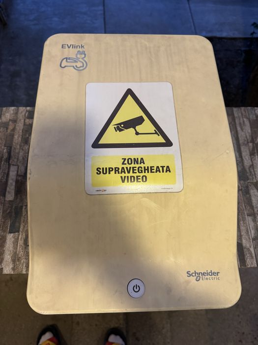 Statie incarcare masina electrica 7.4kW EVlink Wallbox EVH2S7P02K