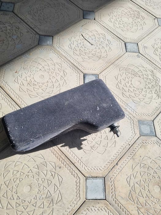 Стойка на АУДИ А6 С4