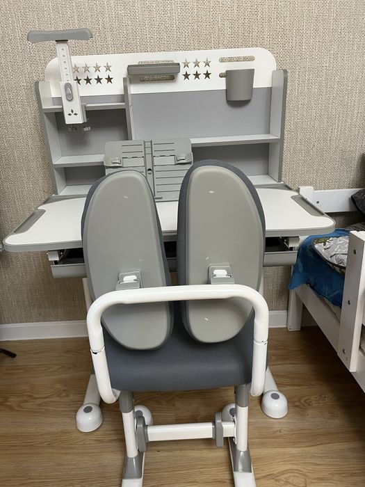 Продам  парту для школьника