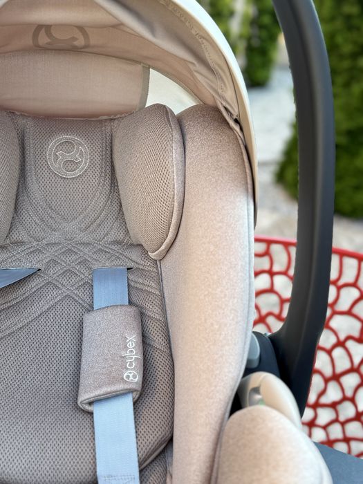 Cybex Cloud T i-size Plus