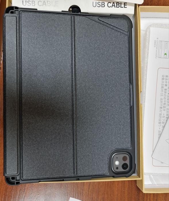 Чехол-клавиатура для iPad 11" M4 Pro