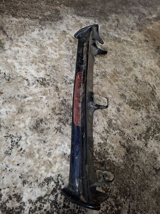 Продам спойлер поджеро