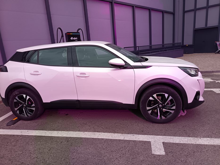 Pegeout E-2008 GT line (Allure), 2021, Electric