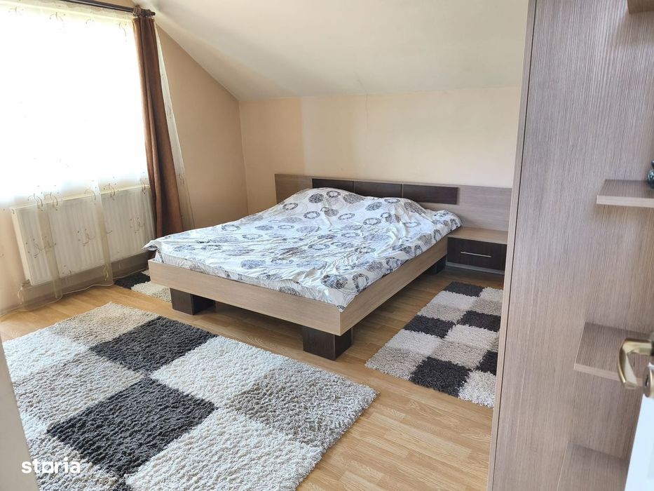 Casa cu mansarda in Acatari
