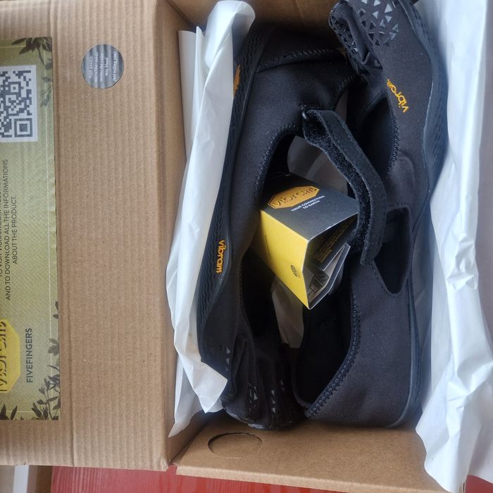 Продам босоногие, пятипалые балетки vibram 25000тг.