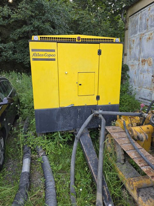 De vanzare compresorul Atlas Copco XAHS 365 MD,  cu motor Mercedes și bloc compresor cu șurub. Presiune de lucru 12-14 bari cu debit de 22,0 m³/min.
