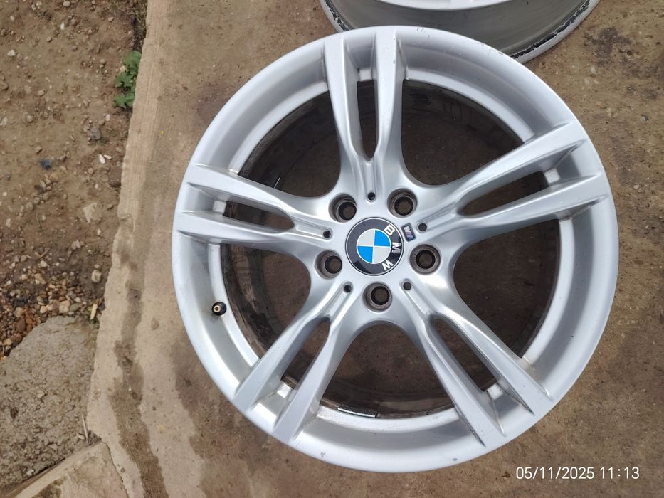 Vând jante BMW 400M R18