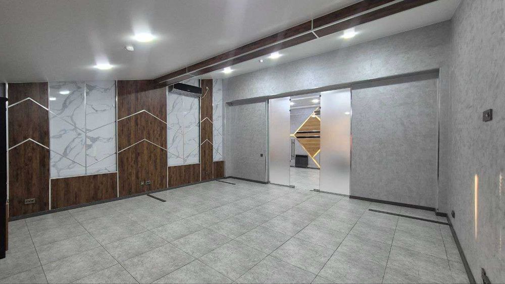 Сдаётся офис в БЦ  Яккасарайский район R25