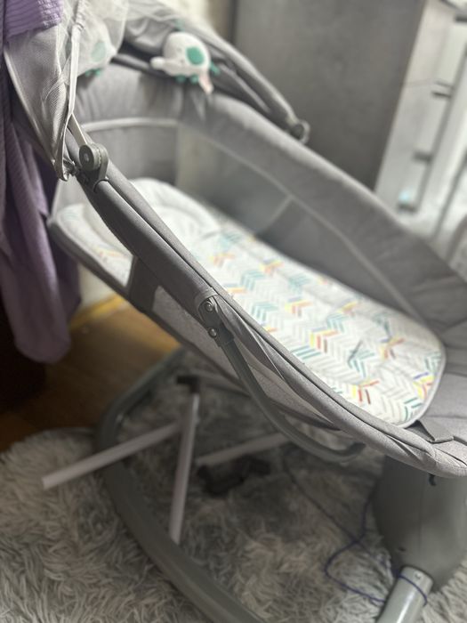 Продам  качелю шезлонг срочно