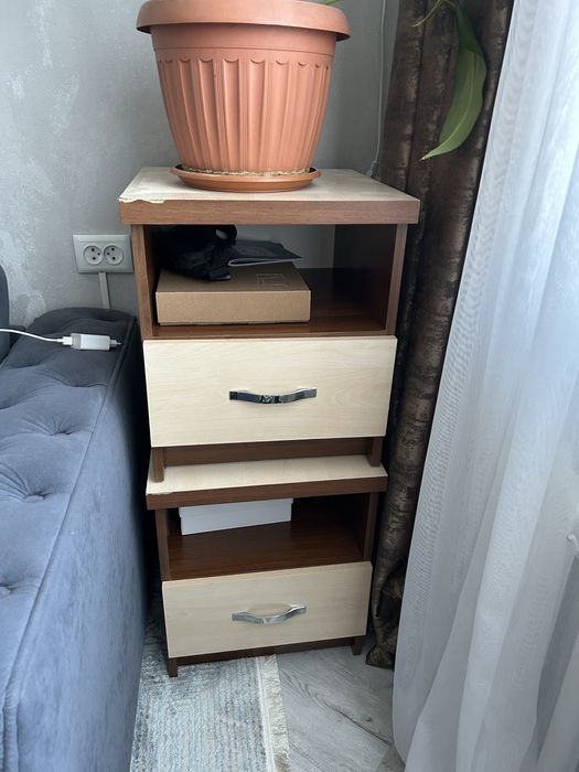 Продам комод  и две тумбочки