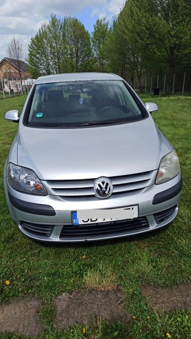 Vând Golf 5 plus