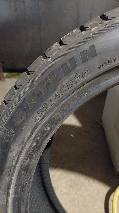 Продам зимние шины новые