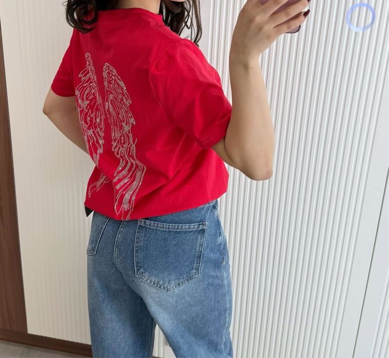 джинсы и футболка