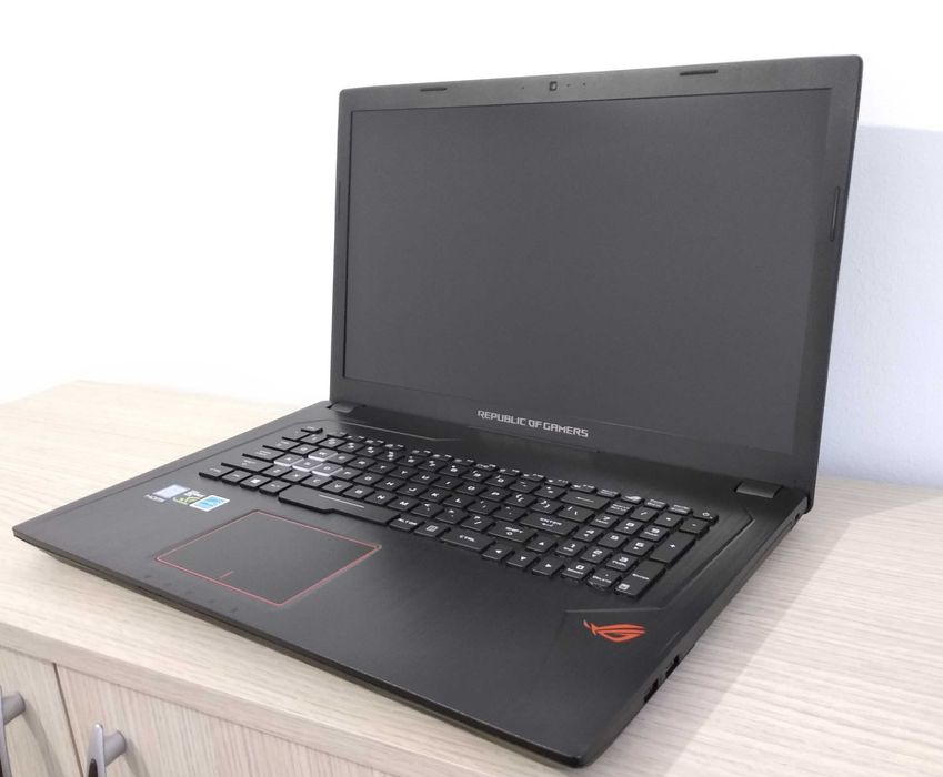 laptop ASUS ROG INTEL I7 GAMING ecran MARE IPS 17.3 inch placa video dedicata NVIDIA 16GB ram 2 placi video SSD nvme WINDOWS 11 ASUS ROG STRIX