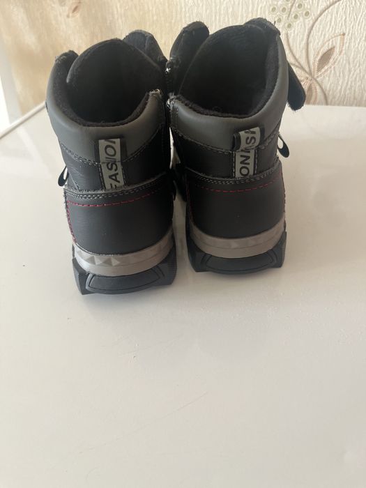 Сапоги на мальчика новые