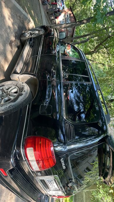 Продам машину Lexus LX 470