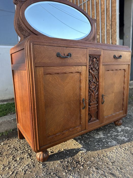 Дървен шкаф/тоалетка с огледало