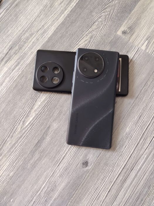 Продаётся телефон