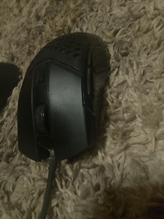 Продавам Fury мишка