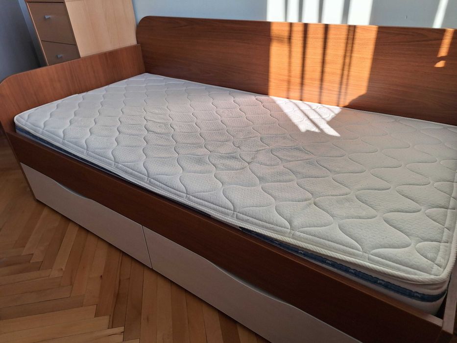 Дестско легло с матрак и ракла