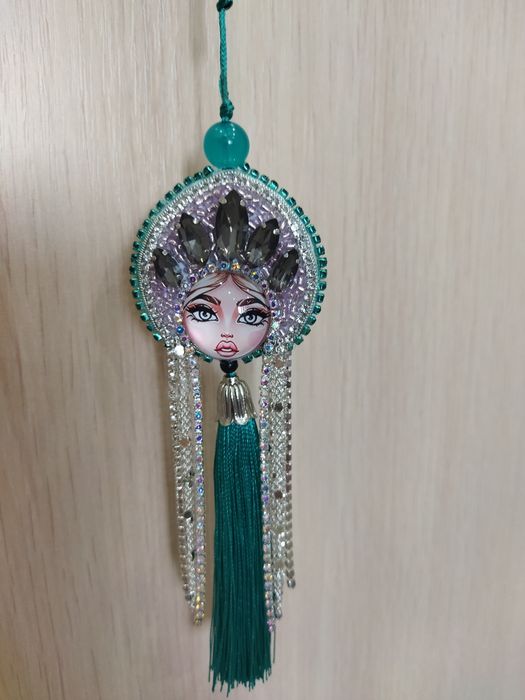 Продам подвеску в машину на зеркало