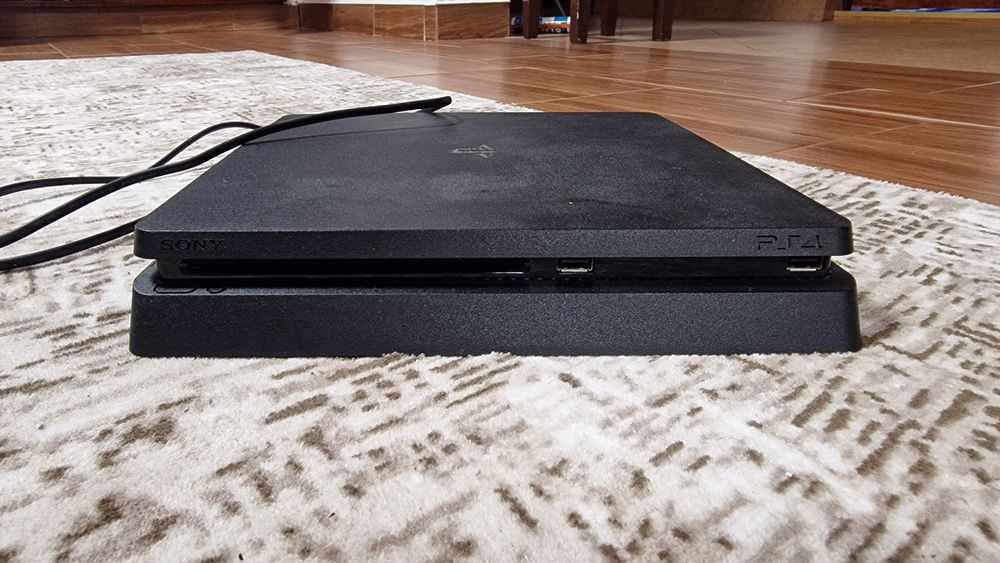 Ps 4 slim 500gb 2x controllere