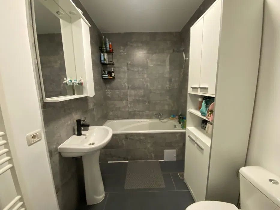 Vând apartament 3 camere decomandat, etaj 2 - Ultracentral, Câmpia Turzii