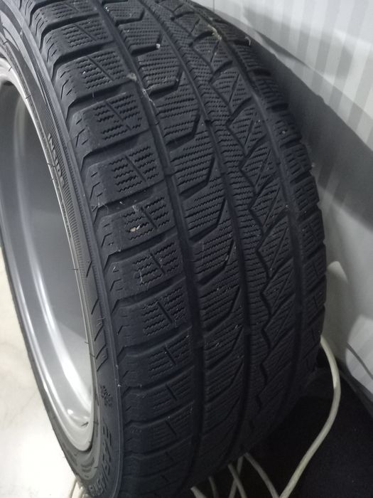 Диски и шины на Мерседес R19