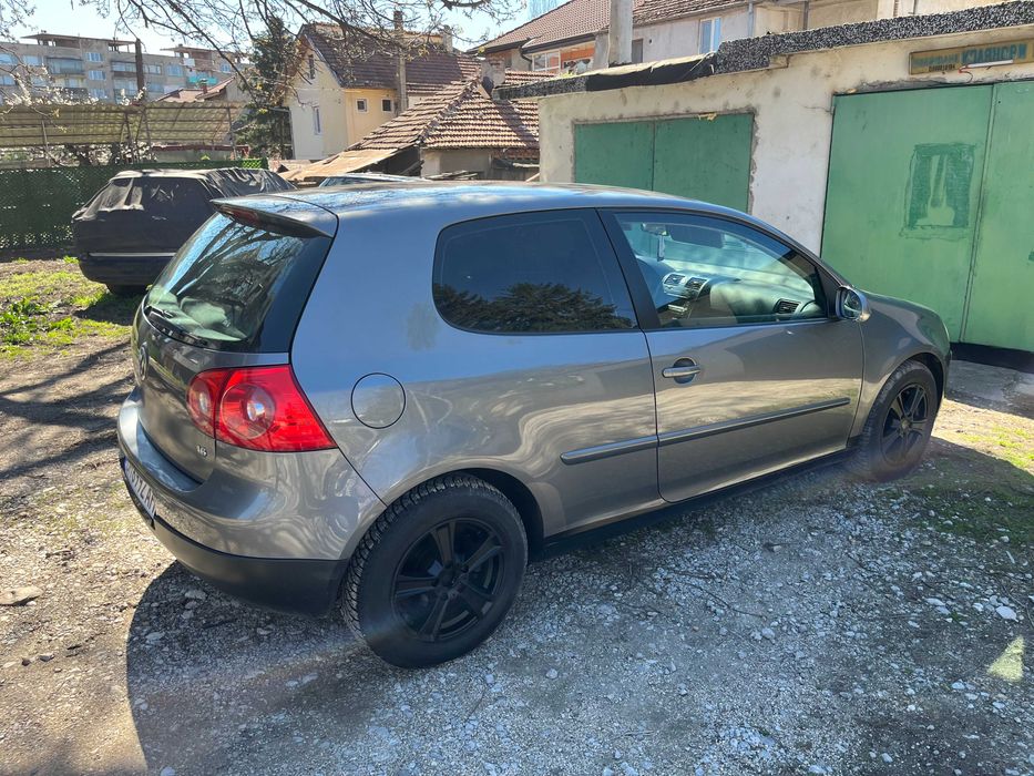 Volskwagen Golf 5 1.6i