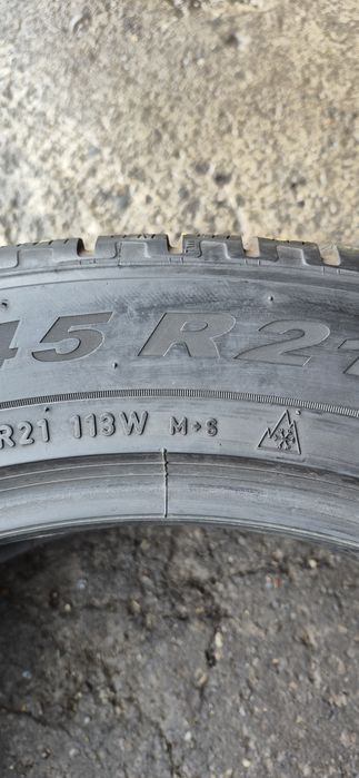 4 anvelope iarna Pirelli 285/45/21.Pretul  este pe bucata.