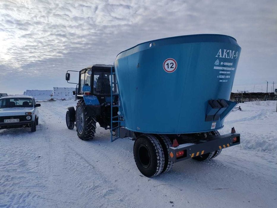 Кормораздатчик-смеситель измельчитель АКМ