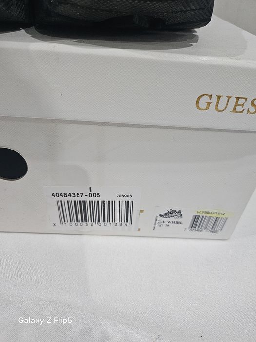 Сникърси на Guess