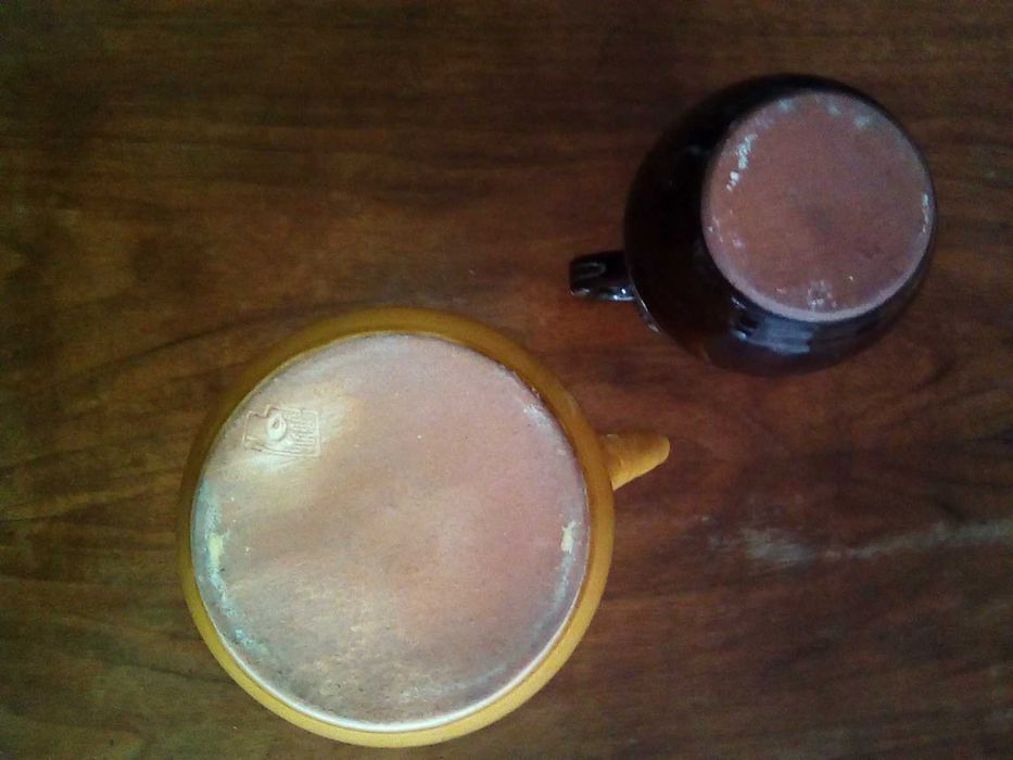 керамични чашки, канички, стомничка и един сет чашка с чинийка