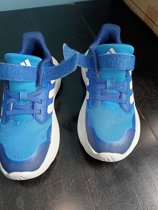 Маратонки Adidas летен модел запазени размер 33