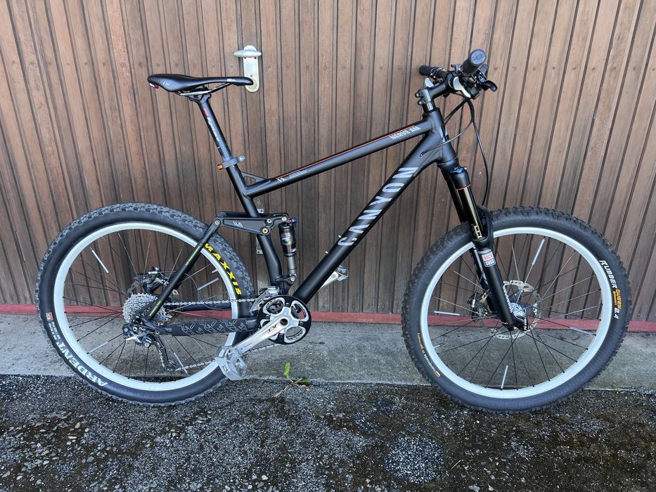 Canyon carbon nerve 140 roti 26 Full Suspension