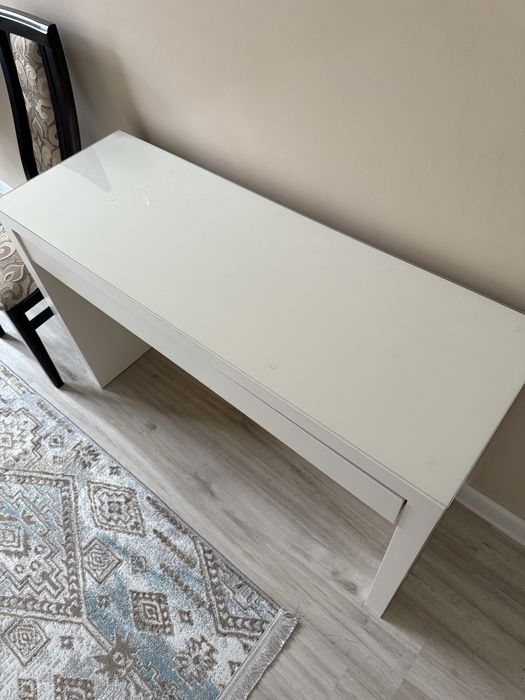 столик белый легкий