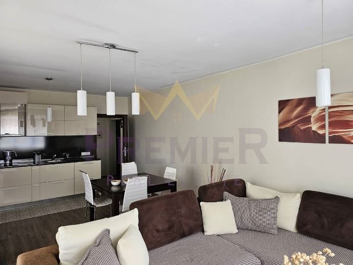 Продава се Тристаен апартамент в Бургас, Сарафово - 110 кв.м за 2200 €/кв.м - Снимка #4