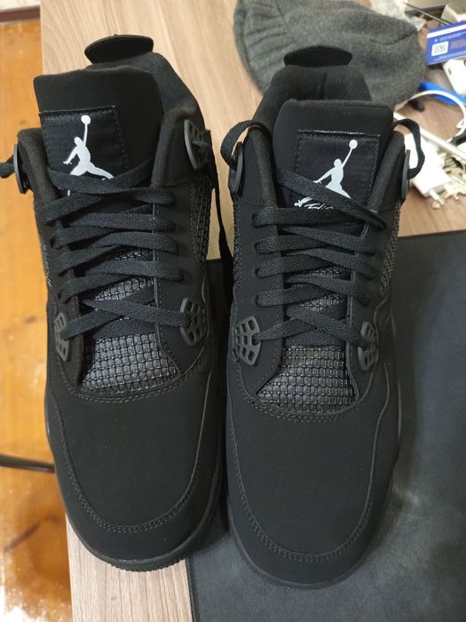 Обвуь кроссовкаа